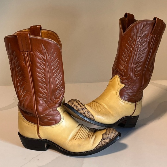 Tony Lama Shoes - Vintage Tony Lama Woman's Brown & Ivory Buckaroo Wingtip Cowboy Boots Size 6
